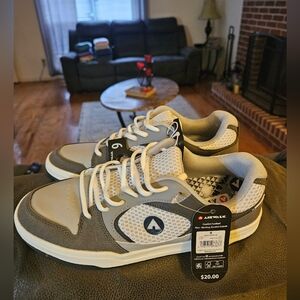 Airwalk Gray and White Sneakers Men's size 9